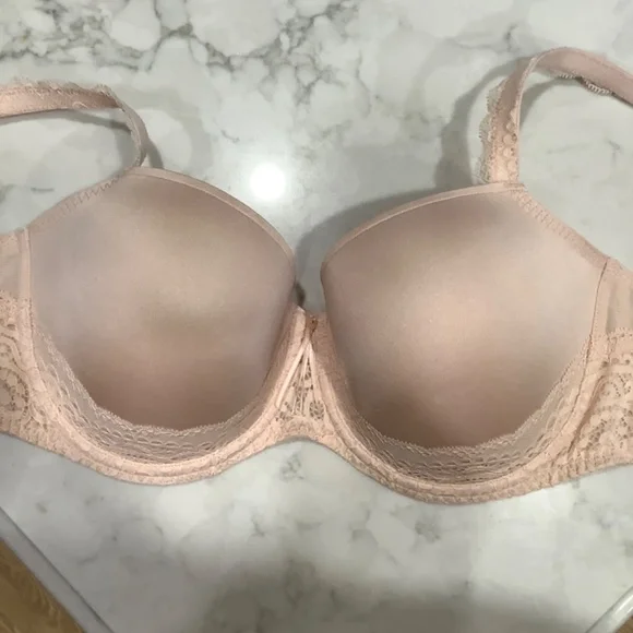 Bras - Picture 5 of 6